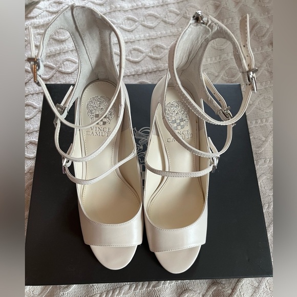 NEW! Vince Camuto Leather Coconut Cream Heels Designer Women’s Size 7.5 - Picture 11 of 16